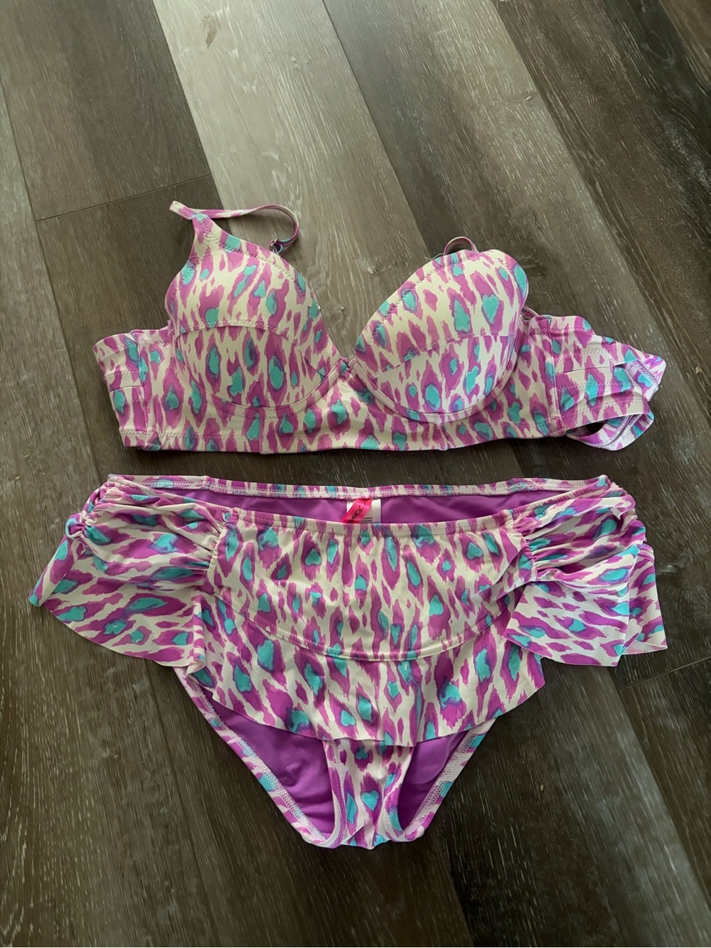 Women’s Medium Betsey Johnson  Pink & Teal Leopard Printed Ruffle Bikini Set